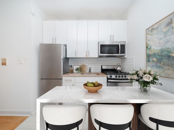 41-41 41st Street 4G, Queens NY 11104