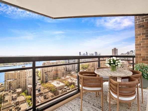 1725 York Avenue 32C, New York NY 10128