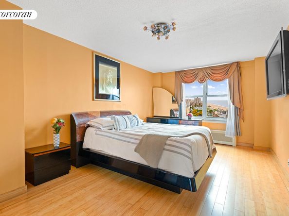 50 Brighton 1 St Road 14E, Brooklyn NY 11235