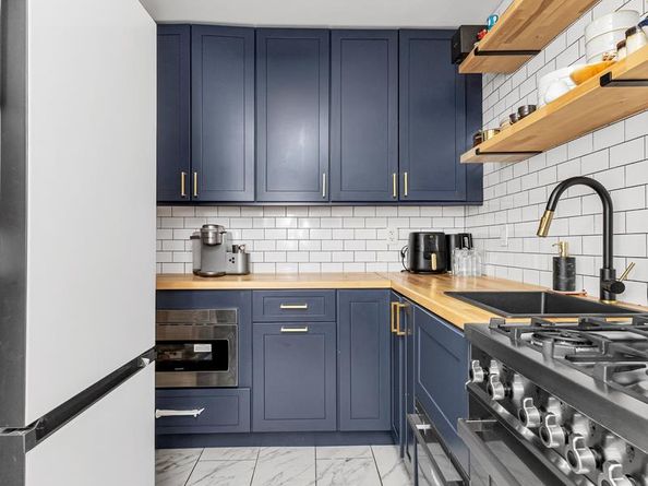 305 East 24th Street 20G, New York NY 10010