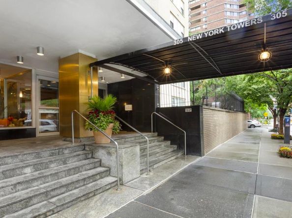 305 East 24th Street 20G, New York NY 10010