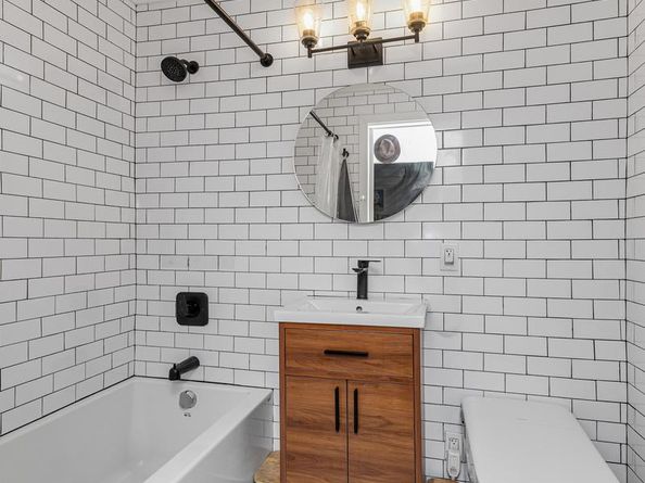 305 East 24th Street 20G, New York NY 10010