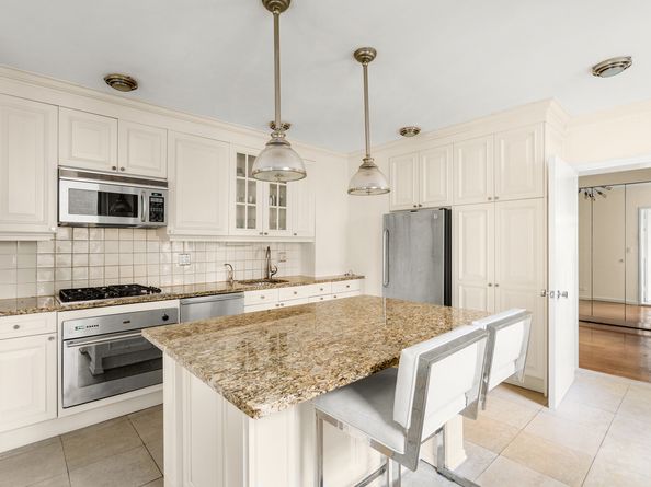 303 East 57th Street 6AB, New York NY 10022