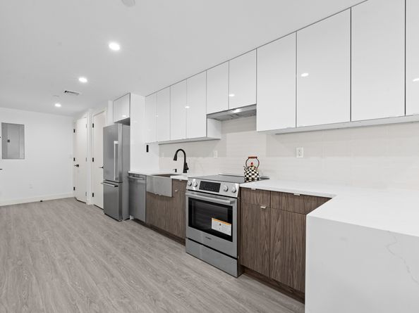 46-40 Vernon Boulevard 2B, Queens NY 11101