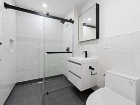 46-40 Vernon Boulevard 2B, Queens NY 11101