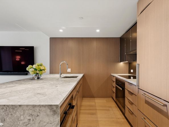 111 West 56th Street 38L, New York NY 10019