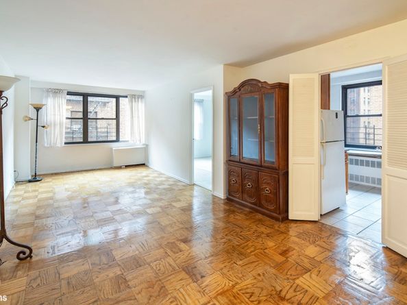 305 East 40th Street 11S, New York NY 10017