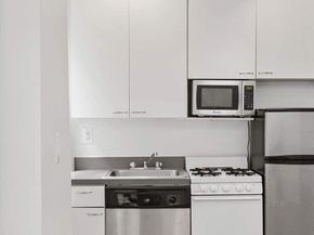140 West 71st Street 5A, New York NY 10023