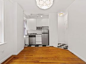140 West 71st Street 5A, New York NY 10023