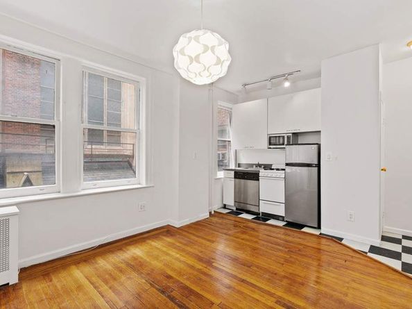 140 West 71st Street 5A, New York NY 10023