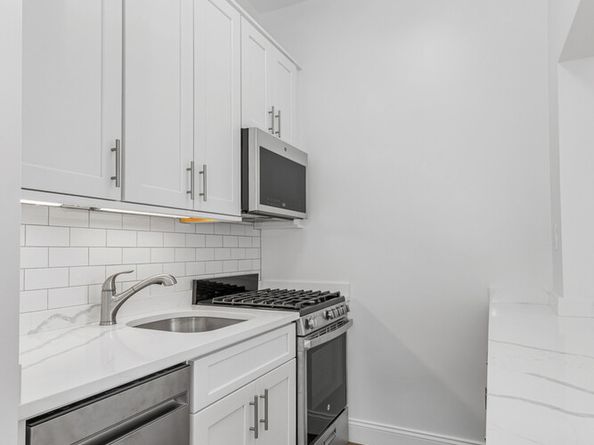 405 East 82nd Street 4C, New York NY 10028