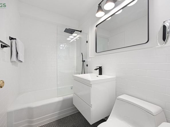 251 East 51st Street 3B, New York NY 10022