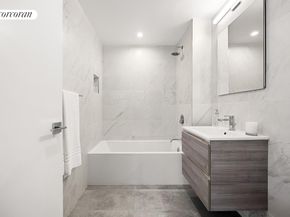 27-09 40th Avenue 2A, Queens NY 11101