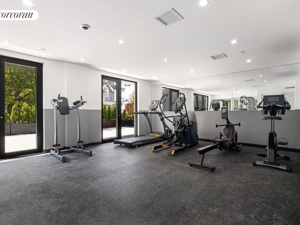 27-09 40th Avenue 2A, Queens NY 11101