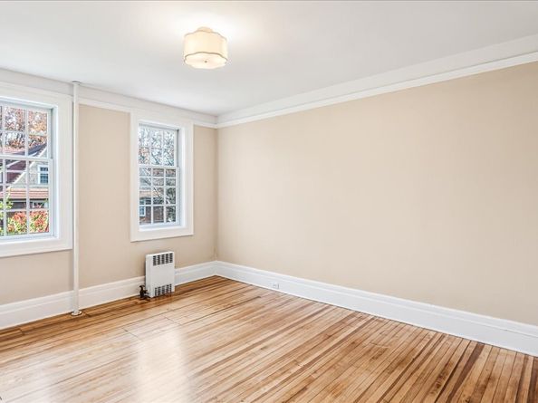 40 Slocum Crescent, Queens NY 11375