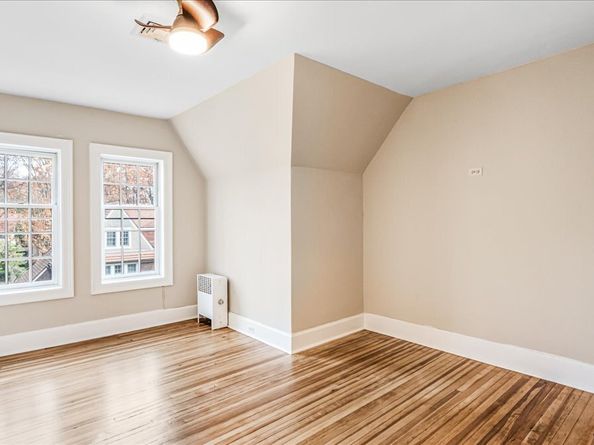 40 Slocum Crescent, Queens NY 11375