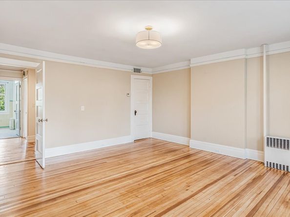 40 Slocum Crescent, Queens NY 11375