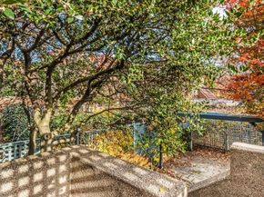 40 Slocum Crescent, Queens NY 11375