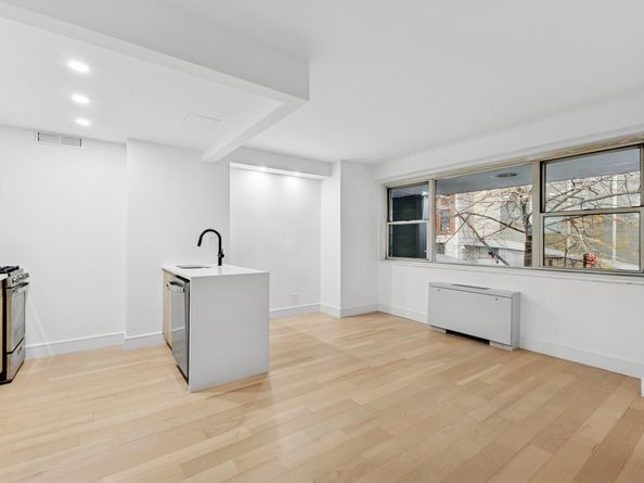 321 East 48th Street 2G, New York NY 10017