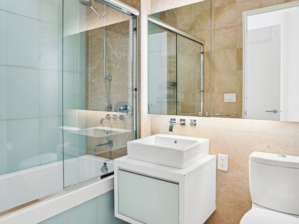 247 West 46th Street 2103, New York NY 10036