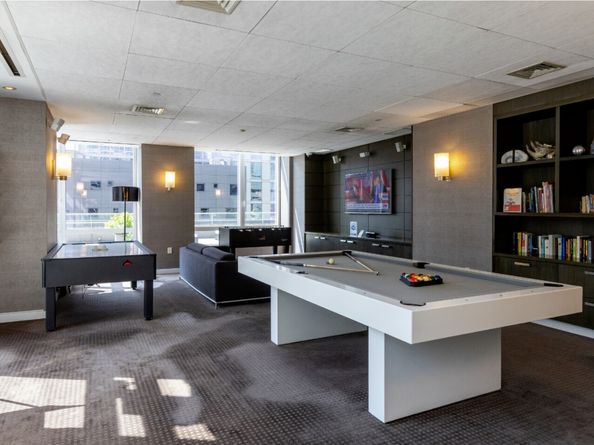 247 West 46th Street 2103, New York NY 10036