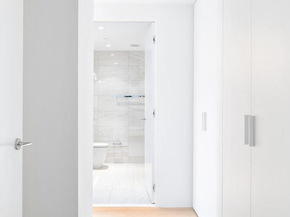 135 West 52nd Street 31B, New York NY 10019