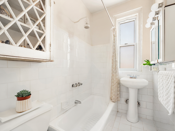 535 West 110th Street 11B, New York NY 10025