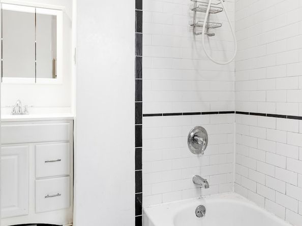 109 Seaman Avenue 4A, New York NY 10034