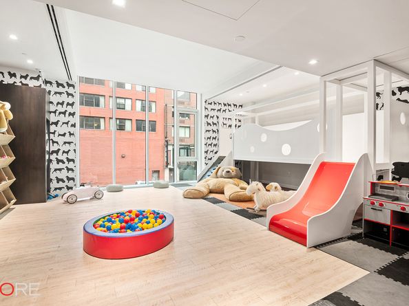 505 West 43rd Street 8K, New York NY 10036