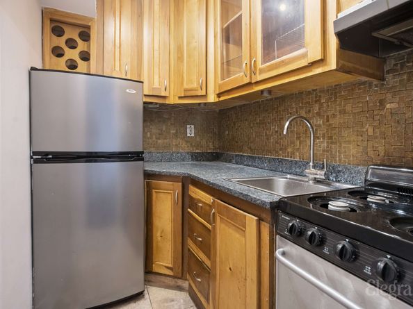 225 East 36th Street 1A, New York NY 10016