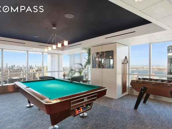 350 West 42nd Street 27K, New York NY 10036