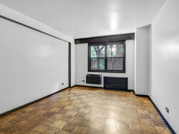 31 Jane Street 2H, New York NY 10014