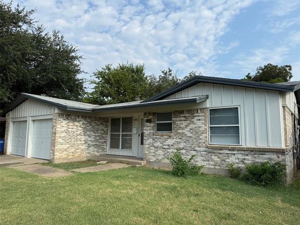1845  Wintergreen Road , Carrollton Texas 75006