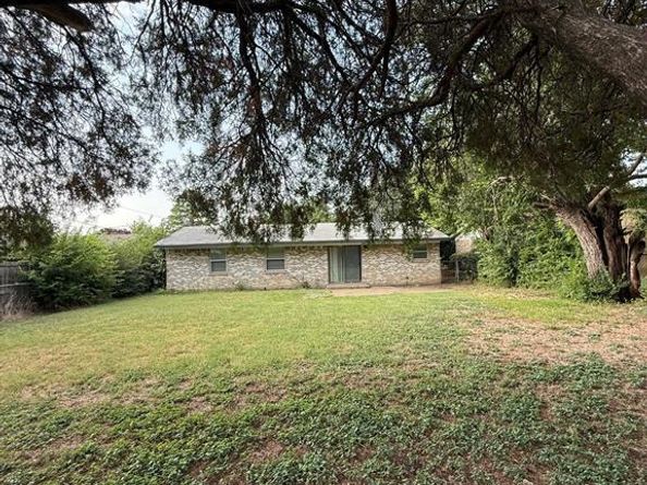 1845  Wintergreen Road , Carrollton Texas 75006