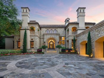 15  Robledo Drive 