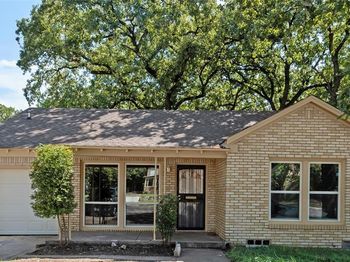 1404 N Riverside Drive 