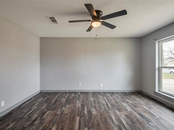 1710  Brooks Drive , Arlington Texas 76012