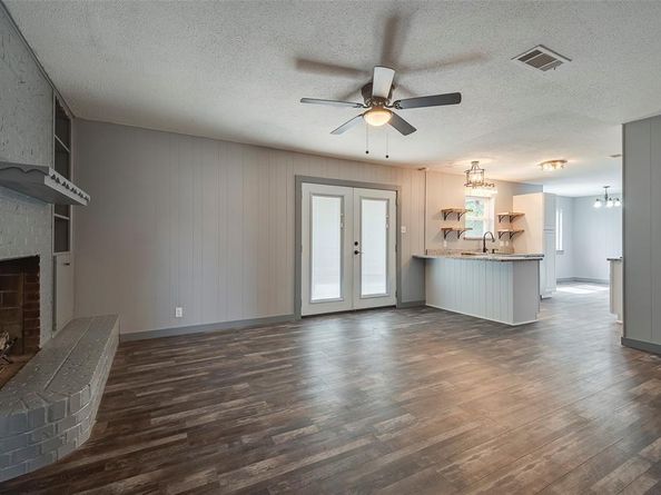 1710  Brooks Drive , Arlington Texas 76012