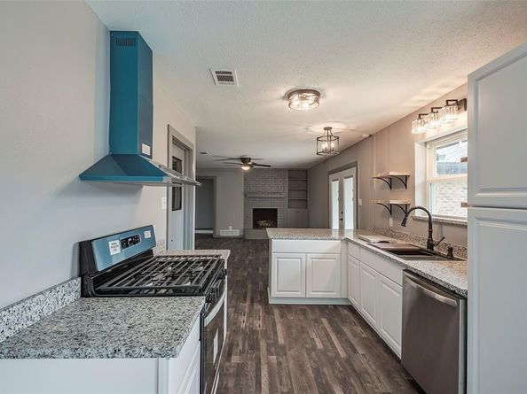 1710  Brooks Drive , Arlington Texas 76012