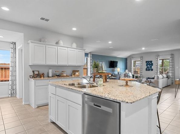 1741  GILLENS Avenue , Fort Worth Texas 76140