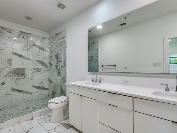 2703  Kimsey Drive  101, Dallas Texas 75235