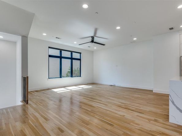 2703  Kimsey Drive  101, Dallas Texas 75235