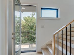 2703  Kimsey Drive  101, Dallas Texas 75235