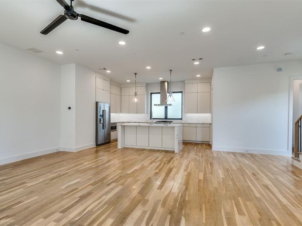 2703  Kimsey Drive  101, Dallas Texas 75235