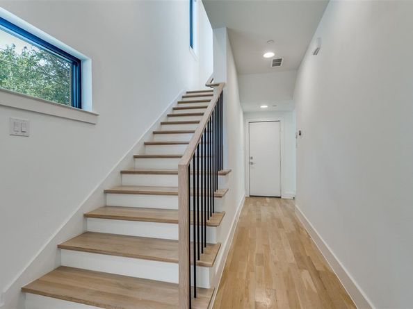 2703  Kimsey Drive  101, Dallas Texas 75235