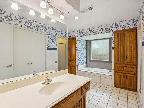 1712  Woodcreek Drive , Richardson Texas 75082