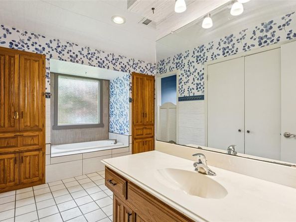 1712  Woodcreek Drive , Richardson Texas 75082