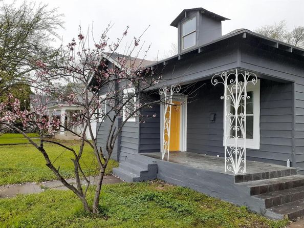 1509 W Page Avenue , Dallas Texas 75208