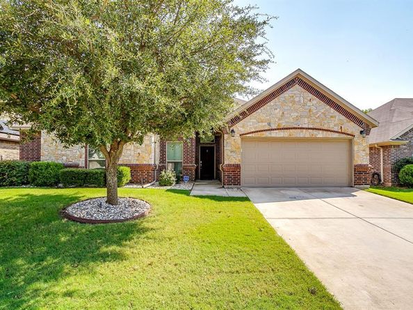 573  Ascot Way , Azle Texas 76020
