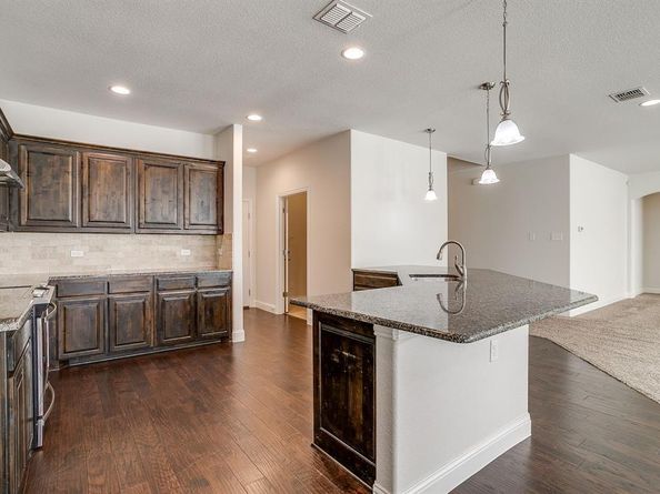 573  Ascot Way , Azle Texas 76020